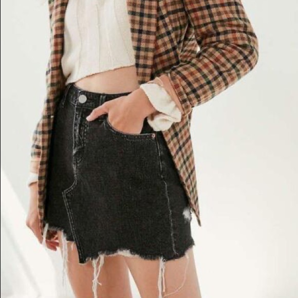 Urban Outfitters black distressed denim skirt - Picture 4 of 9